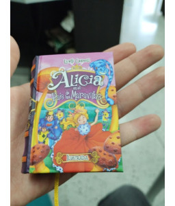 Alicia en el País de las...